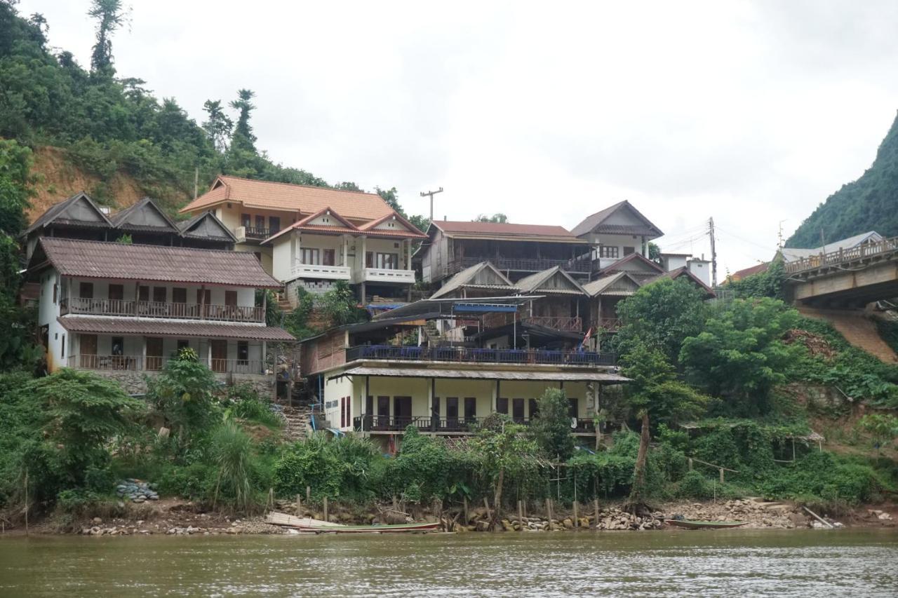 Sunrise Bungalow Hotel Nong Khiaw Exterior photo